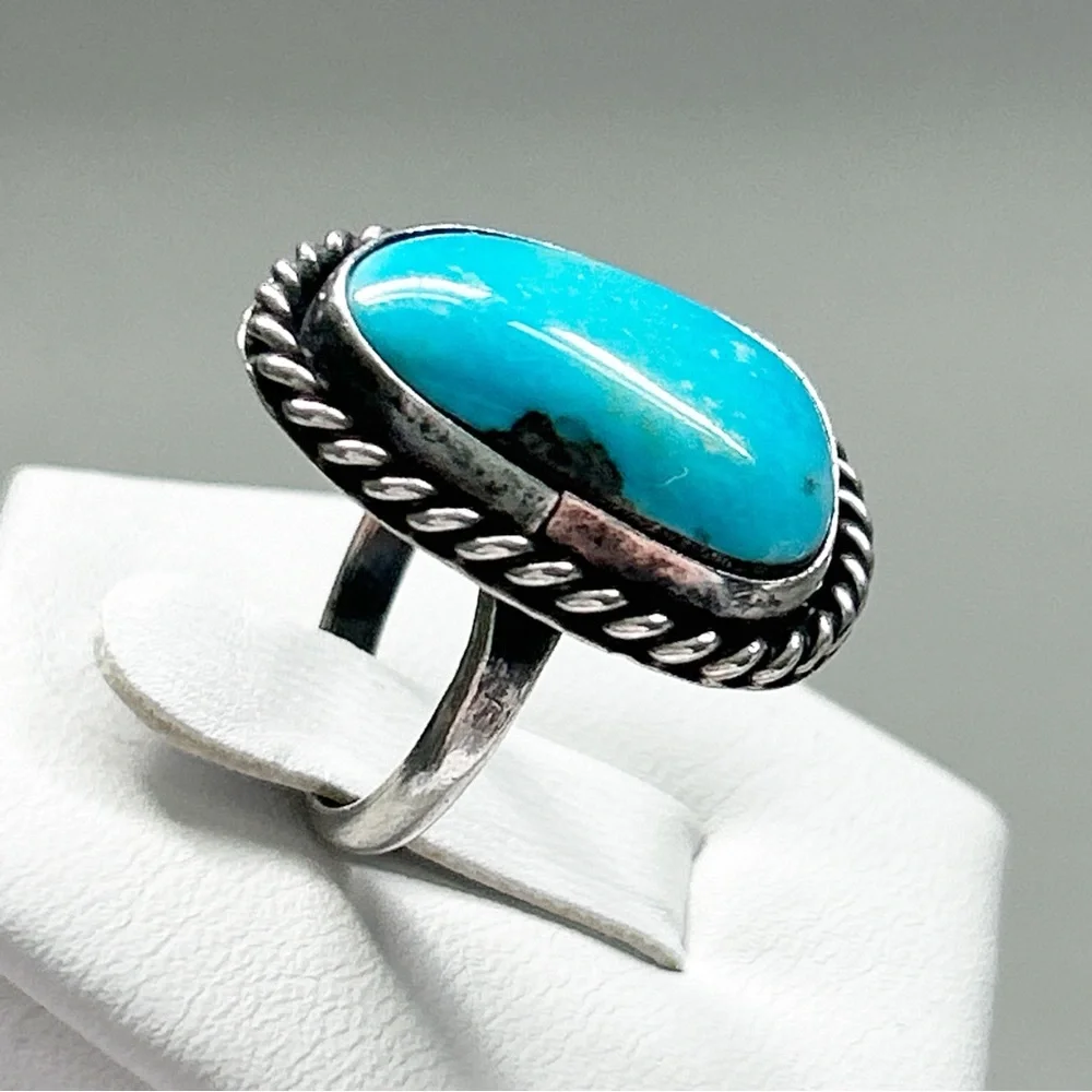 Vintage Southwestern Turquoise Sterling Silver Ring - Picture 7 of 11